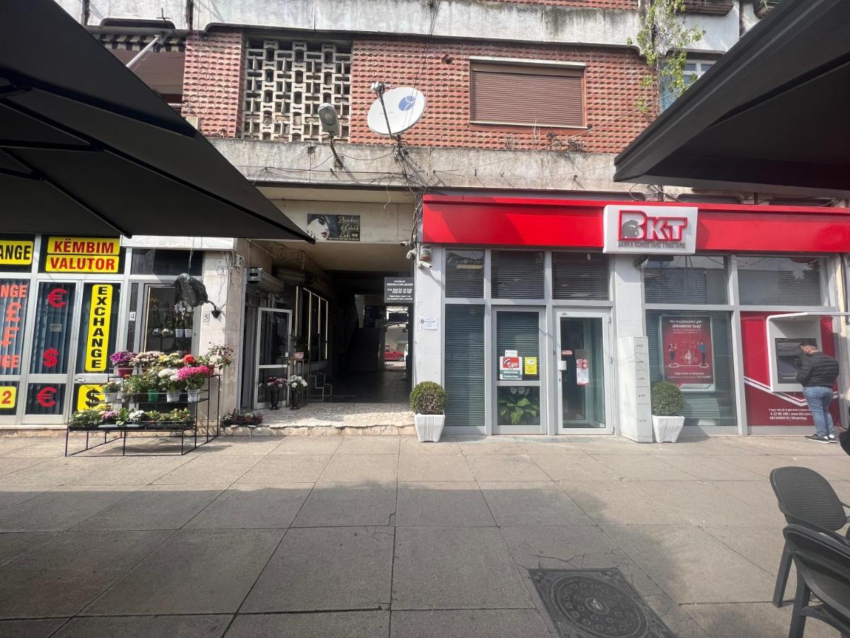 Apartment In Skanderbeg Square - Tirana Center 2 المظهر الخارجي الصورة