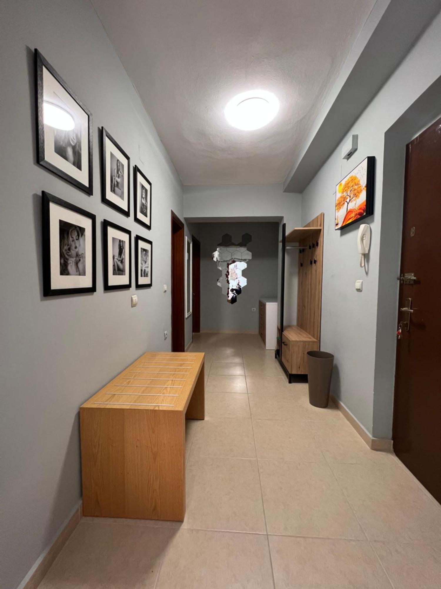 Apartment In Skanderbeg Square - Tirana Center 2 المظهر الخارجي الصورة