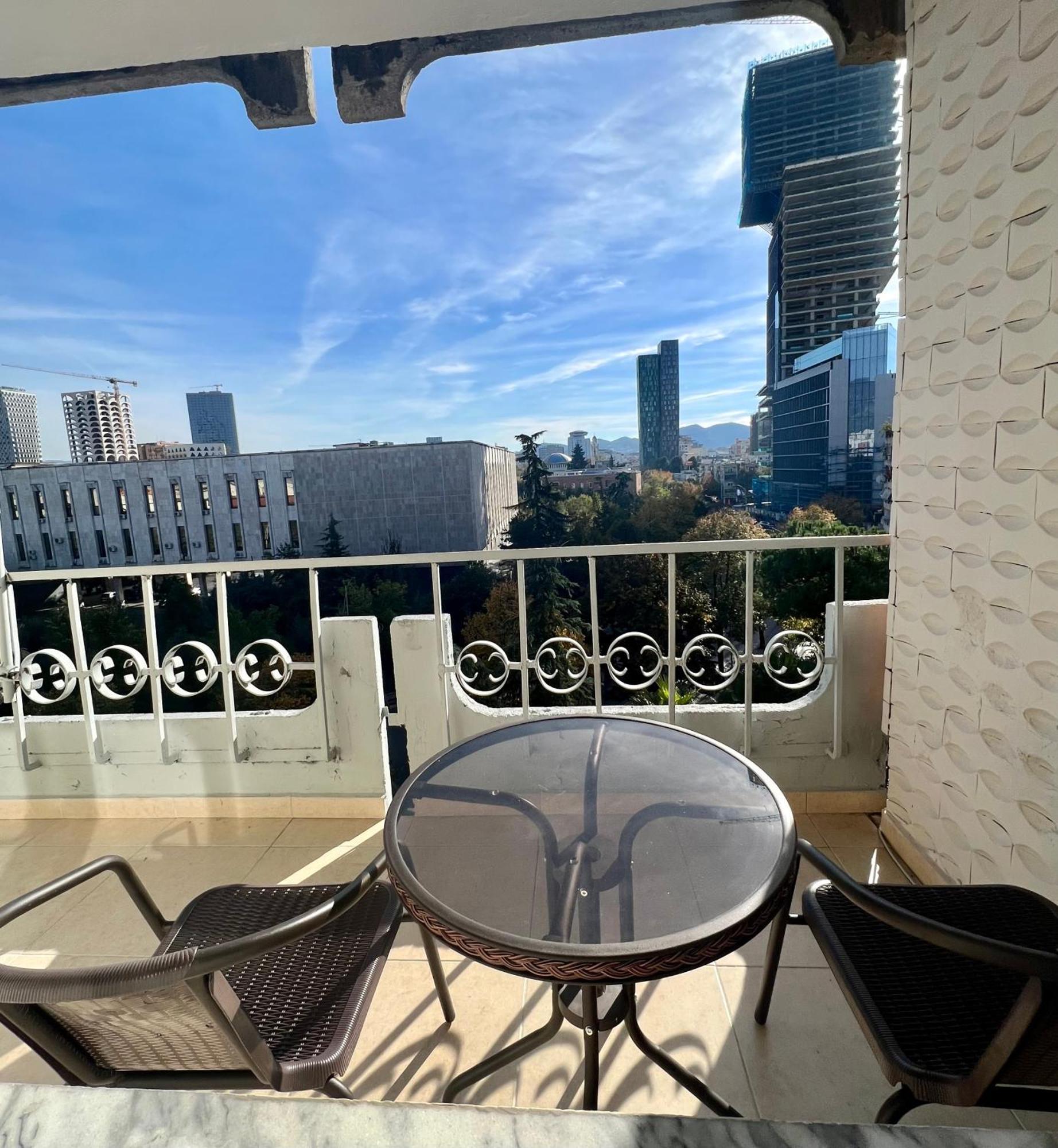 Apartment In Skanderbeg Square - Tirana Center 2 المظهر الخارجي الصورة